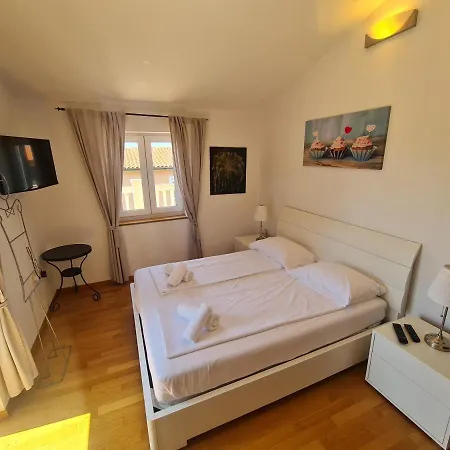 Apartments Kuca Sunce Vodnjan Exterior photo